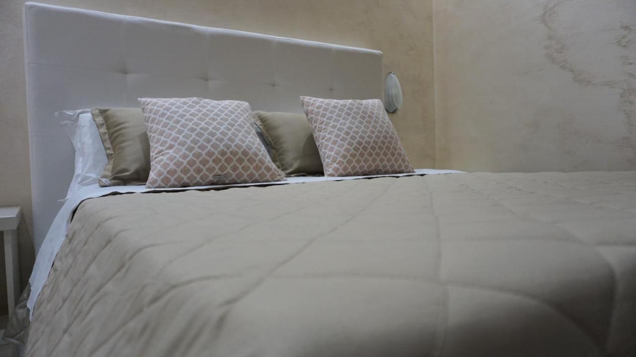 Hotel Riva Del Sole Порто Чезарео Екстериор снимка