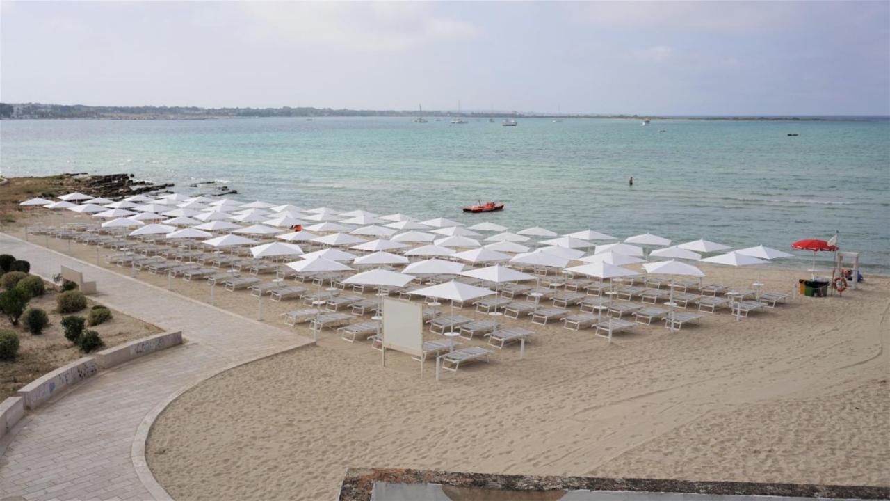 Hotel Riva Del Sole Порто Чезарео Екстериор снимка