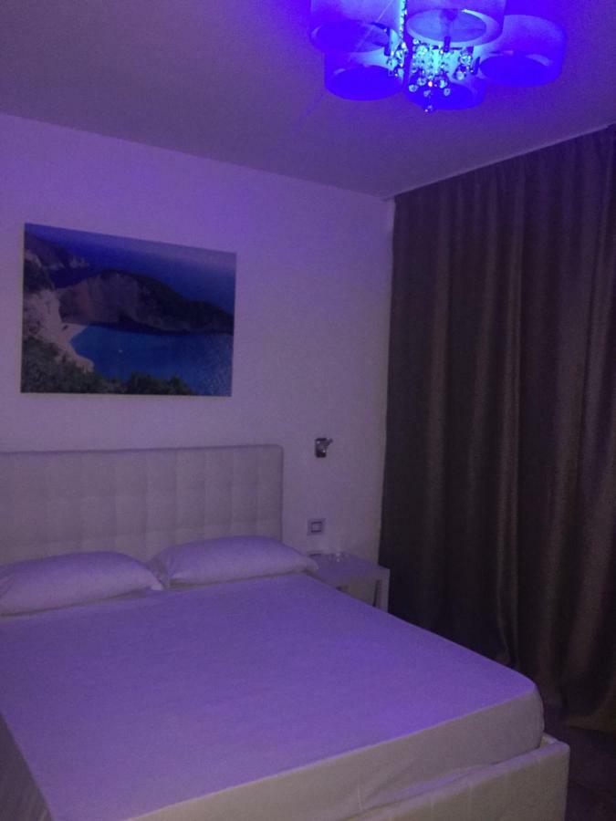Hotel Riva Del Sole Порто Чезарео Екстериор снимка